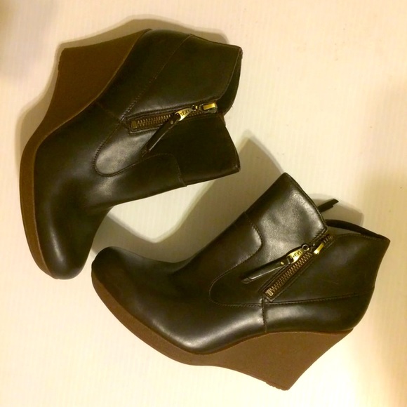 UGG Australia Meredith Wedge Ankle Boots Brown Leather Shearling Lined 9.5/40.5 - Picture 2 of 13